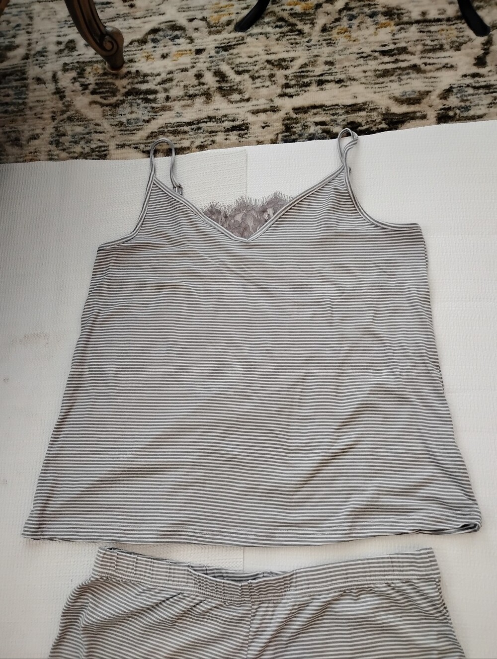 White Mark Brand New Striped Gray & White Women's Robe with Lace Shoulder Detail - Picture 5 of 6